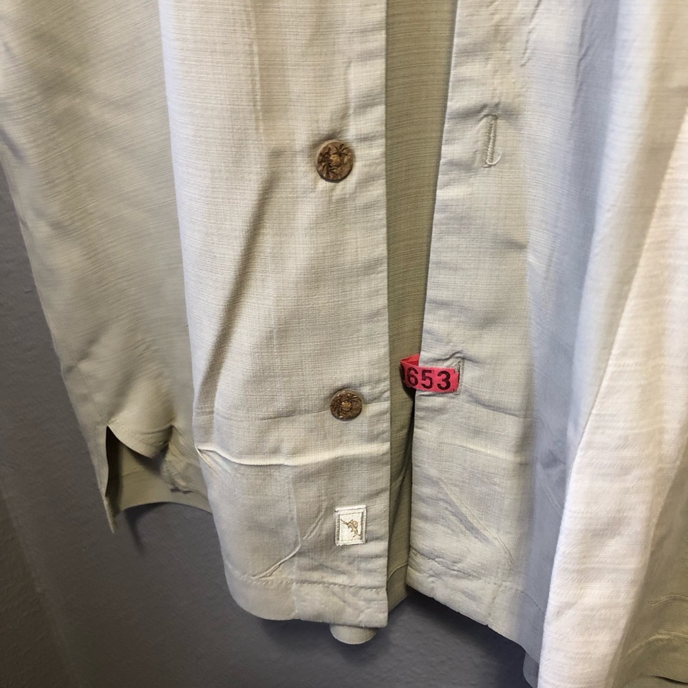 Tommy Bahama 100% silk button down shirt - Picture 4 of 7